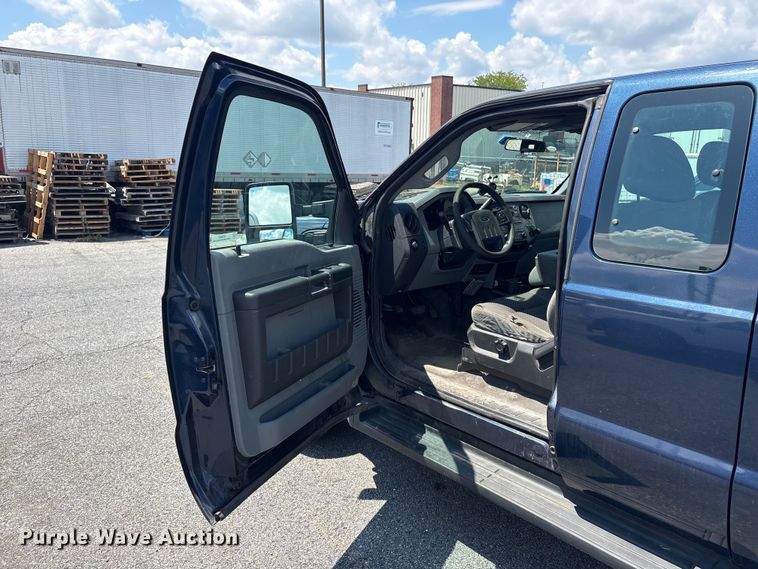 image for item ET8657 2014 Ford F250 Super Duty Ext. Cab pickup truck