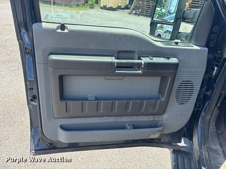 image for item ET8657 2014 Ford F250 Super Duty Ext. Cab pickup truck