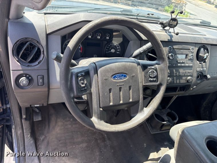 image for item ET8657 2014 Ford F250 Super Duty Ext. Cab pickup truck