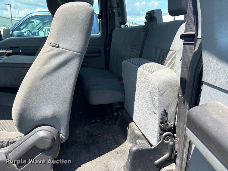 image for item ET8657 2014 Ford F250 Super Duty Ext. Cab pickup truck