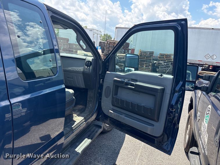 image for item ET8657 2014 Ford F250 Super Duty Ext. Cab pickup truck