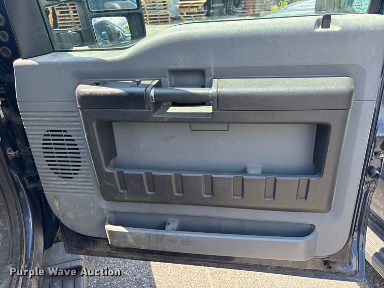 image for item ET8657 2014 Ford F250 Super Duty Ext. Cab pickup truck