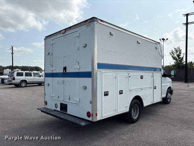 image for item EU0763 2014 Chevrolet Express box truck