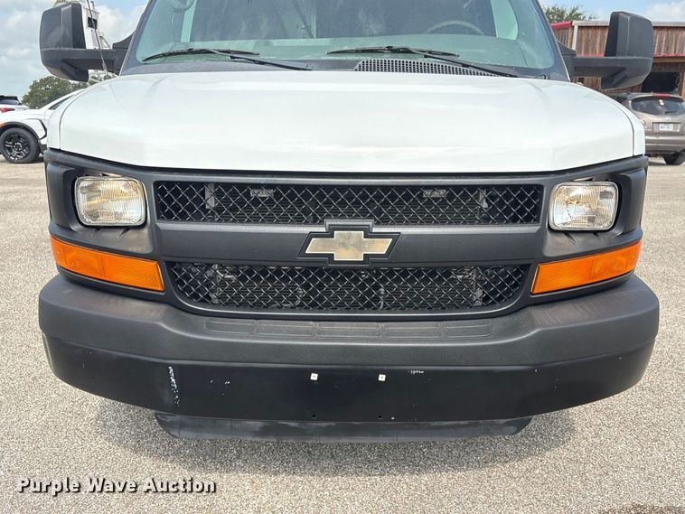 image for item EU0763 2014 Chevrolet Express box truck