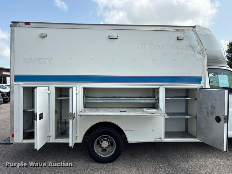 image for item EU0763 2014 Chevrolet Express box truck
