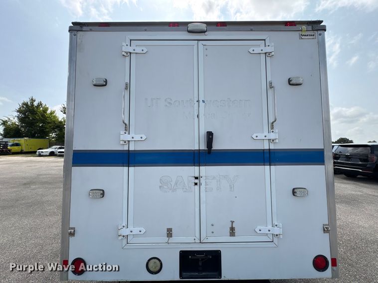 image for item EU0763 2014 Chevrolet Express box truck
