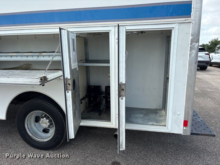 image for item EU0763 2014 Chevrolet Express box truck