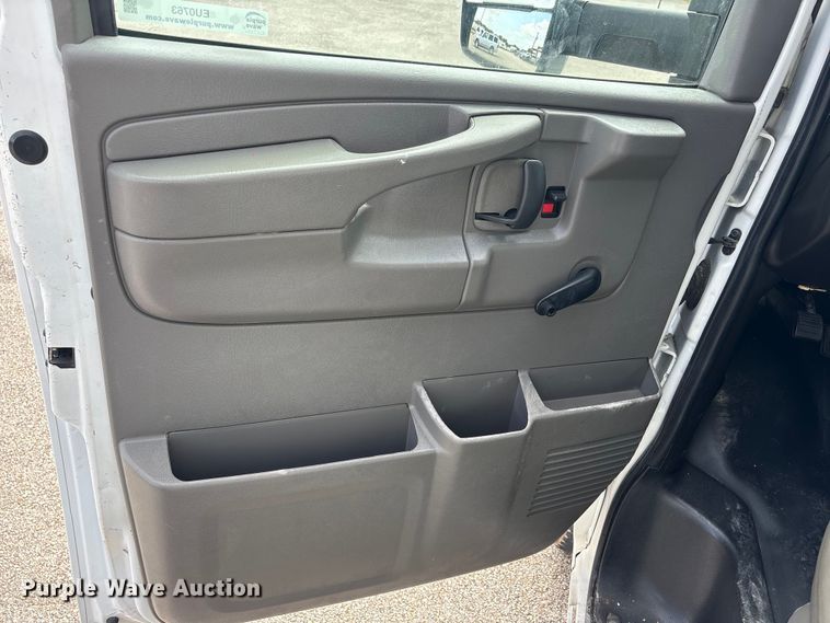 image for item EU0763 2014 Chevrolet Express box truck
