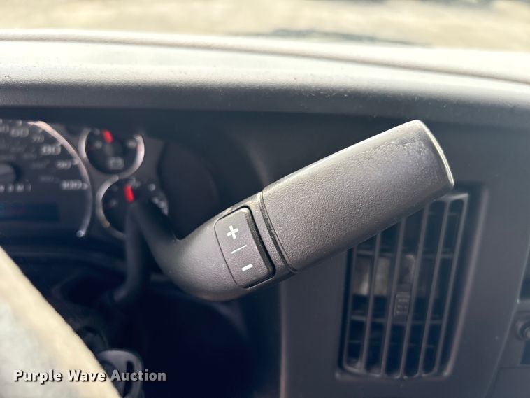 image for item EU0763 2014 Chevrolet Express box truck