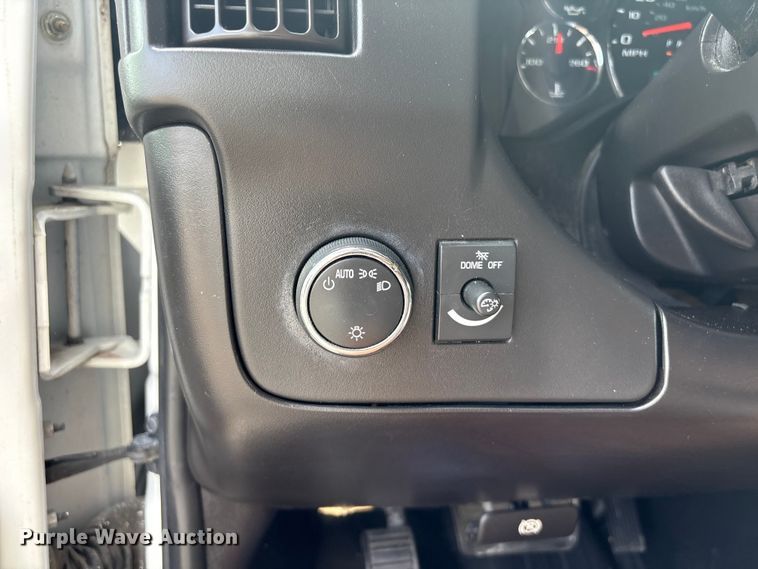 image for item EU0763 2014 Chevrolet Express box truck