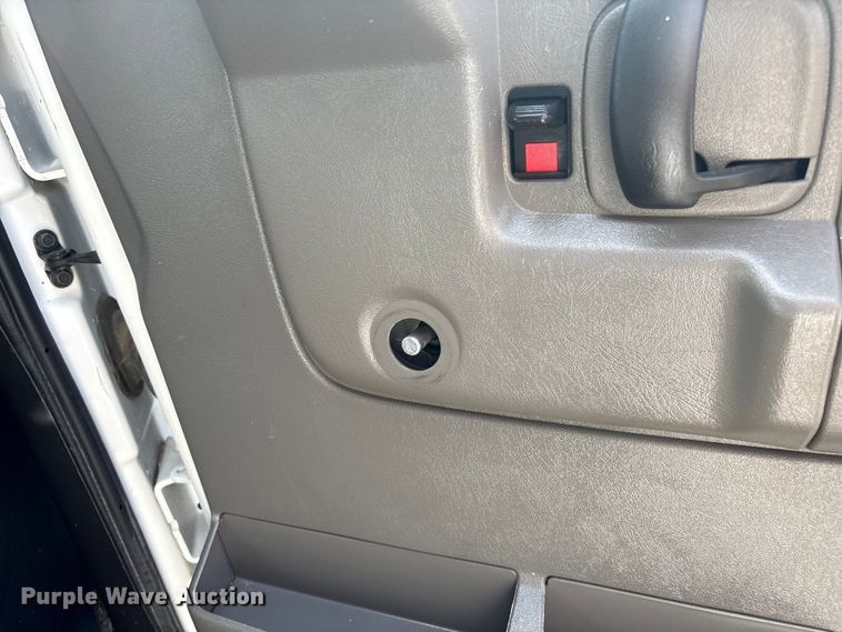 image for item EU0763 2014 Chevrolet Express box truck
