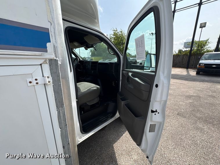 image for item EU0763 2014 Chevrolet Express box truck