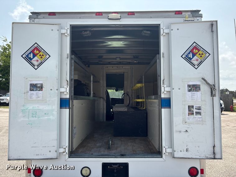 image for item EU0763 2014 Chevrolet Express box truck