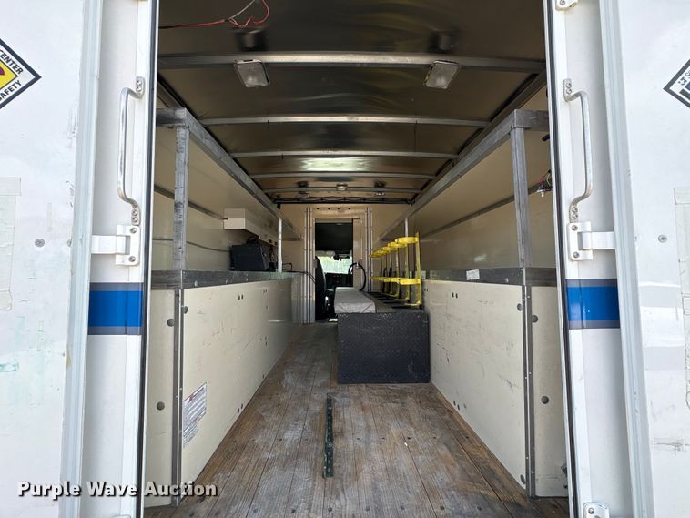 image for item EU0763 2014 Chevrolet Express box truck
