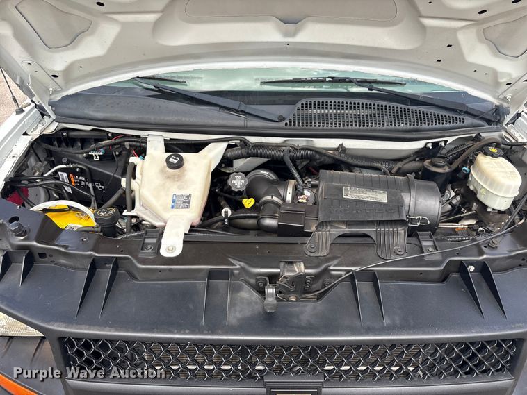 image for item EU0763 2014 Chevrolet Express box truck