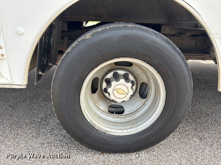 image for item EU0763 2014 Chevrolet Express box truck