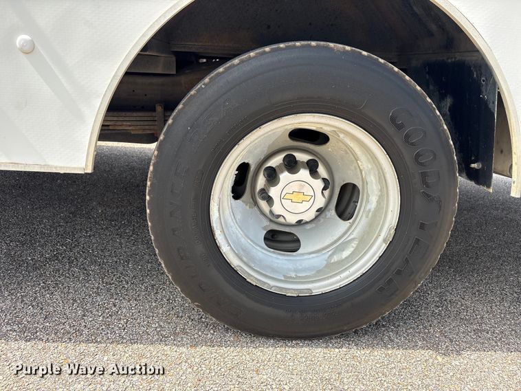 image for item EU0763 2014 Chevrolet Express box truck