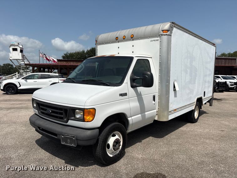 2004 Ford E350 box truck