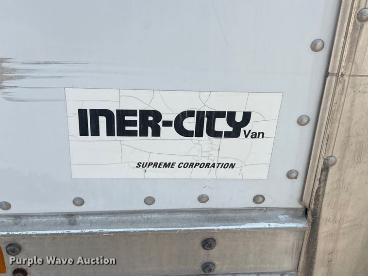 image for item EU0764 2004 Ford E350 box truck