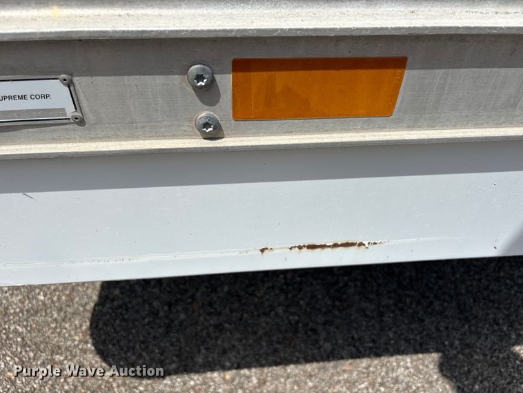image for item EU0764 2004 Ford E350 box truck