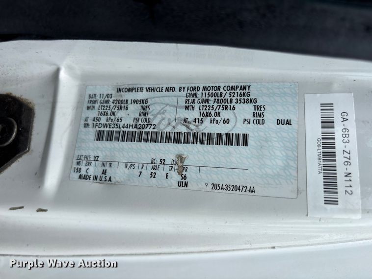 image for item EU0764 2004 Ford E350 box truck