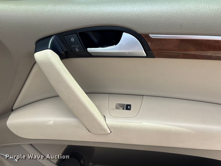image for item EU0767 2015 Audi Q7 SUV