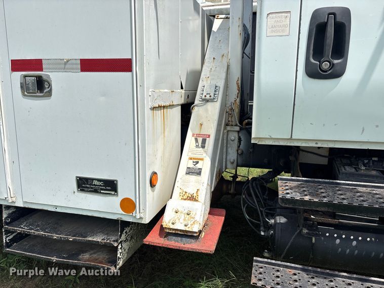 image for item EU0774 2012 International MA025 bucket truck