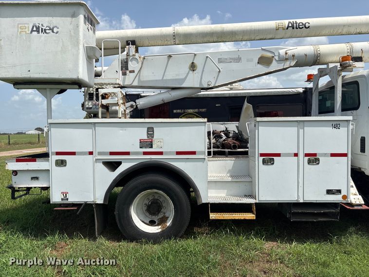 image for item EU0774 2012 International MA025 bucket truck