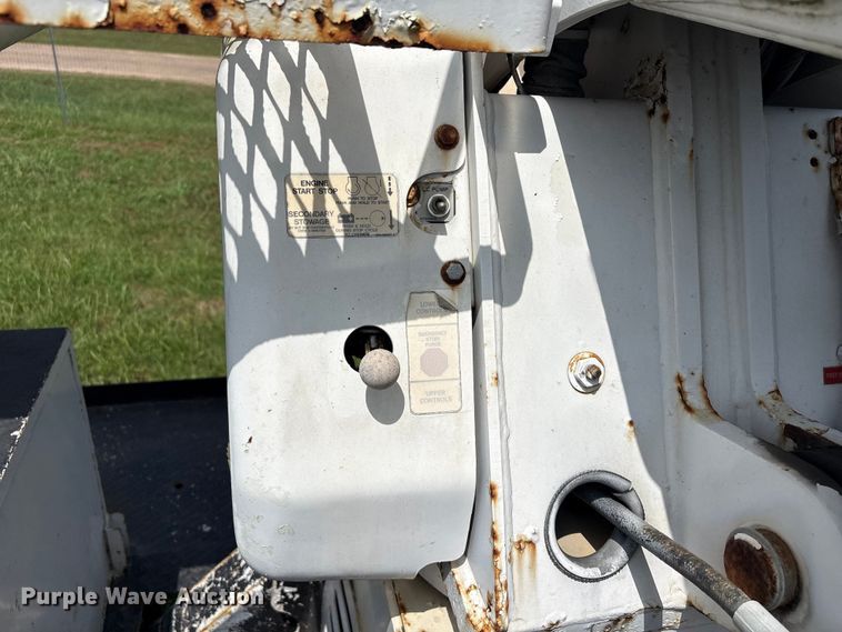 image for item EU0774 2012 International MA025 bucket truck
