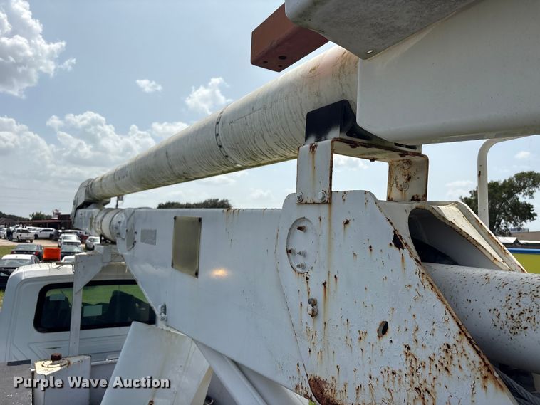 image for item EU0774 2012 International MA025 bucket truck