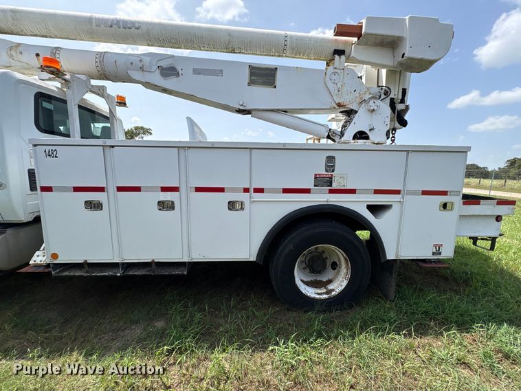 image for item EU0774 2012 International MA025 bucket truck