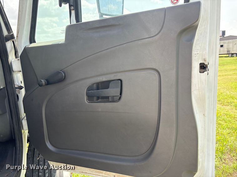 image for item EU0774 2012 International MA025 bucket truck