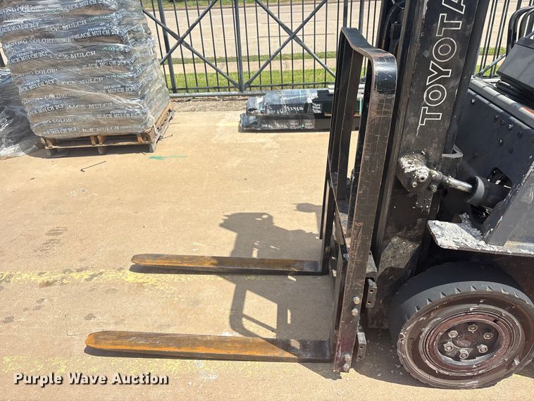 image for item EU0811 Toyota 42-5FG15 forklift