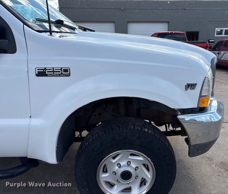 image for item EU4845 2002 Ford F250 Super Duty pickup truck
