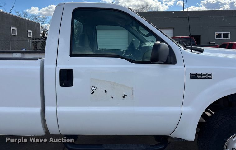 image for item EU4845 2002 Ford F250 Super Duty pickup truck