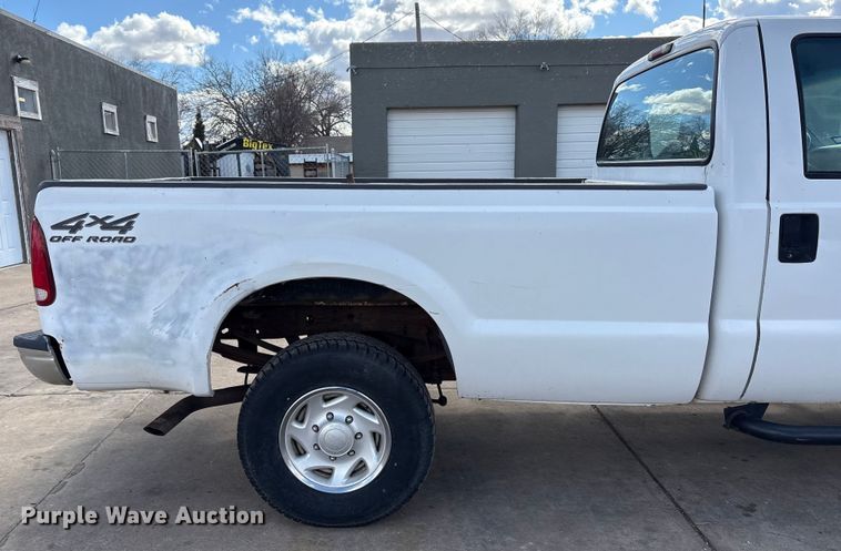 image for item EU4845 2002 Ford F250 Super Duty pickup truck