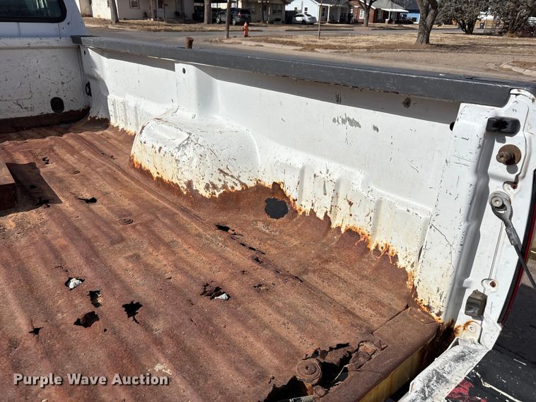 image for item EU4845 2002 Ford F250 Super Duty pickup truck