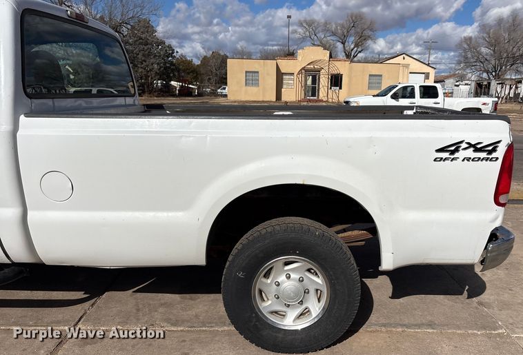 image for item EU4845 2002 Ford F250 Super Duty pickup truck