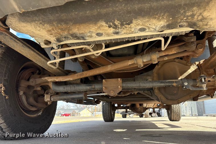 image for item EU4845 2002 Ford F250 Super Duty pickup truck