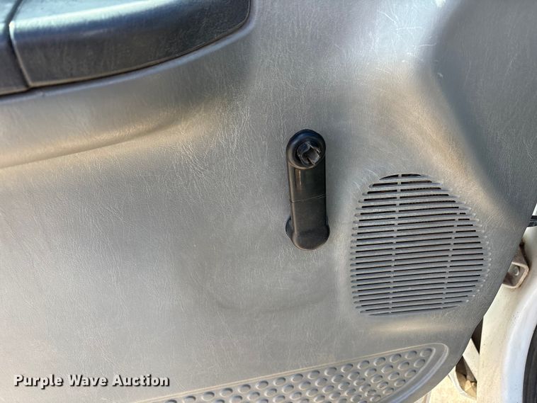 image for item EU4845 2002 Ford F250 Super Duty pickup truck