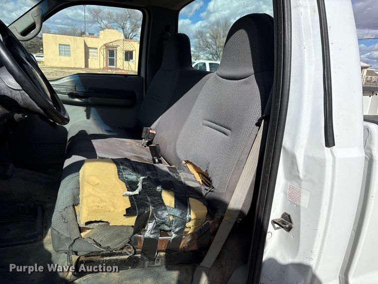 image for item EU4845 2002 Ford F250 Super Duty pickup truck