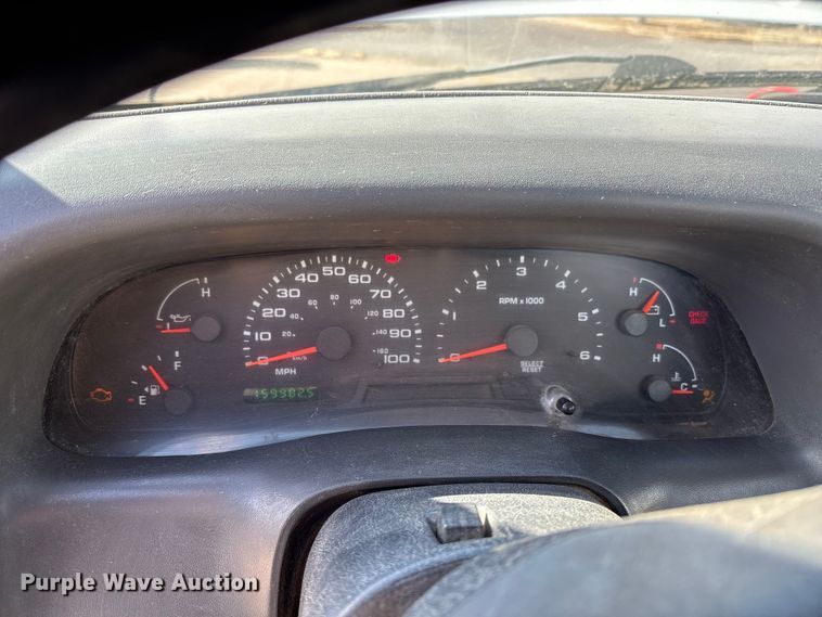 image for item EU4845 2002 Ford F250 Super Duty pickup truck