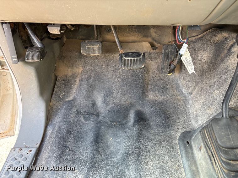 image for item EU4845 2002 Ford F250 Super Duty pickup truck