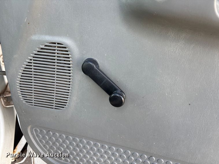 image for item EU4845 2002 Ford F250 Super Duty pickup truck