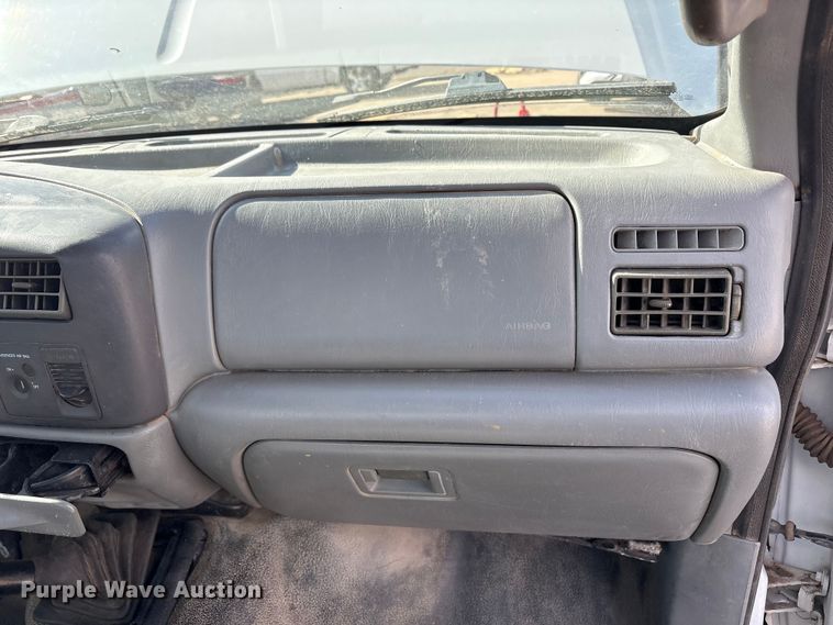 image for item EU4845 2002 Ford F250 Super Duty pickup truck