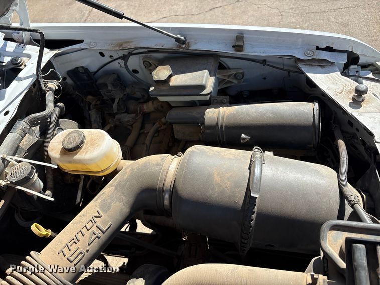 image for item EU4845 2002 Ford F250 Super Duty pickup truck