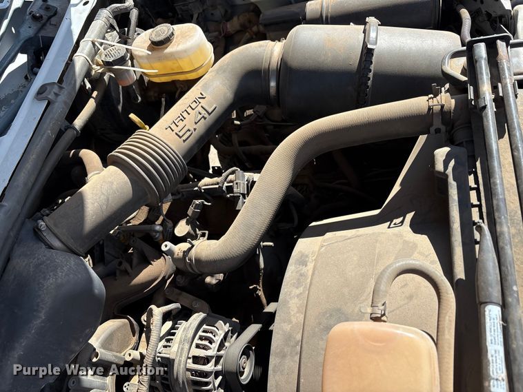 image for item EU4845 2002 Ford F250 Super Duty pickup truck