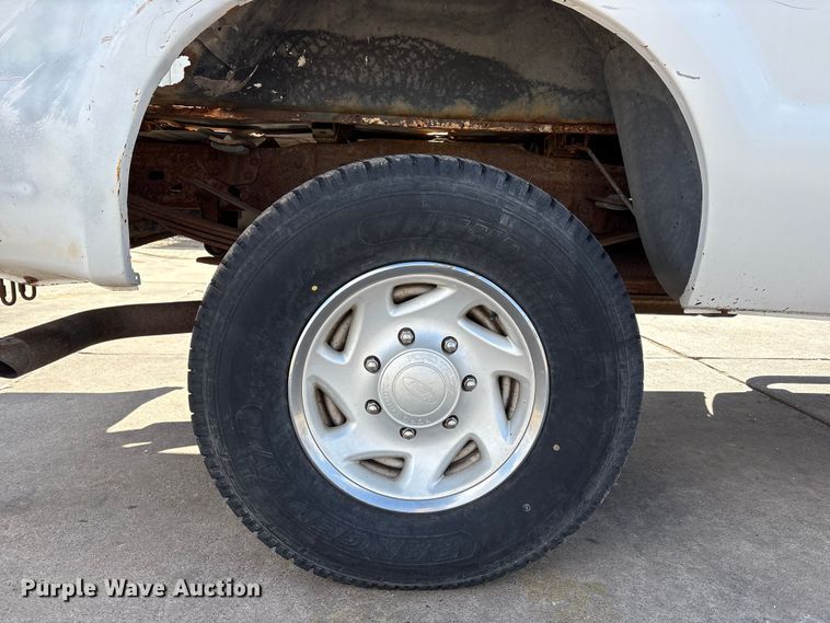 image for item EU4845 2002 Ford F250 Super Duty pickup truck