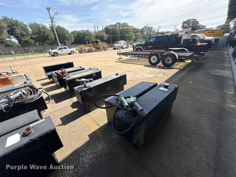 image for item EU5767 (6) fuel tanks
