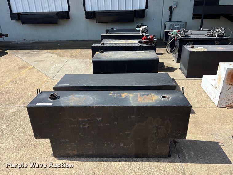image for item EU5767 (6) fuel tanks